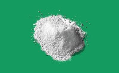 White HPLC buffer powder is shown against a green background.