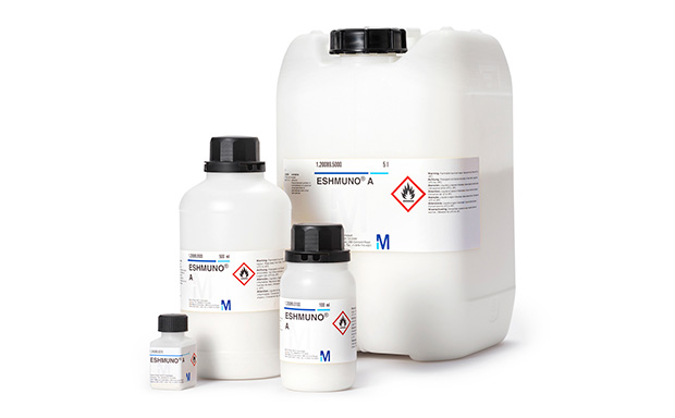 Eshmuno A, affinity resin Set of ion exchange chromatography resin containers of varying sizes, with the largest on the right displaying a blue diamond-shaped hazard symbol, and two smaller bottles in front with white labels and blue text, all against a white background.