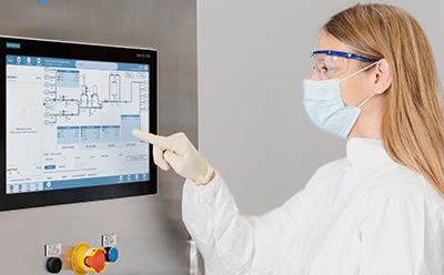 Software de control CCP<sup>®</sup> Científico en una unidad de bio-cromatografía CoPrime utilizando la interfaz HMI para interactuar con el software de control CCP<sup>®</sup> y ajustar los parámetros del sistema.