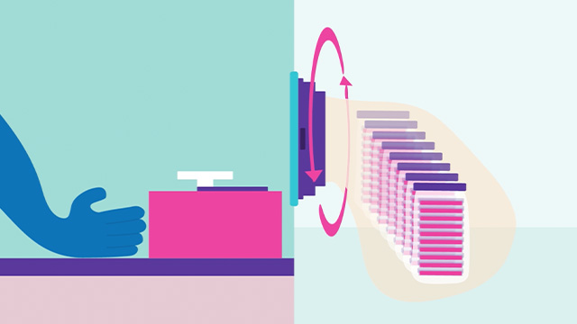 <p>IsoBag®: solución para la transferencia rápida de materiales</p> Ilustración de una mano enguantada que traslada un recipiente a través de un sistema de transferencia rápida de material hasta una pila de materiales embalados.