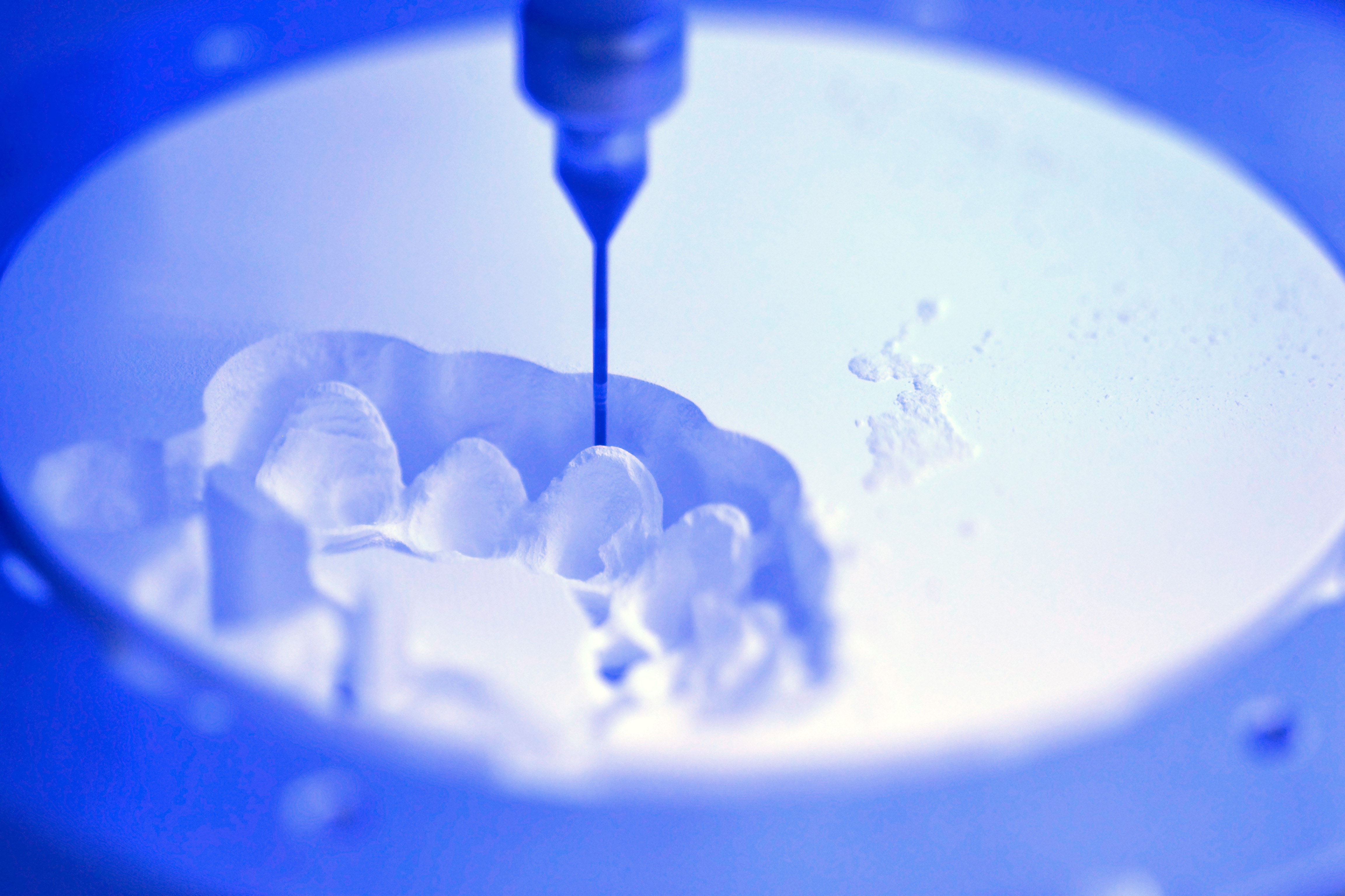 Fresadora dental para tallar los dientes de la prótesis dental. Fresadora dental para tallar los dientes de la prótesis dental.