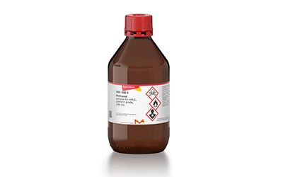 La imagen representa una botella de pl&aacute;stico marr&oacute;n con un tap&oacute;n rojo y una etiqueta blanca que contiene metanol.