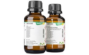 Dos botellas de vidrio ámbar con etiquetas blancas, texto negro y detalles en verde tapadas con tapones negros, sobre un fondo blanco, normalmente utilizadas para productos farmacéuticos o reactivos químicos. Reactivos Aquastar® para valoración culombimétrica de Karl Fischer Dos botellas de vidrio ámbar con etiquetas blancas, texto negro y detalles en verde tapadas con tapones negros, sobre un fondo blanco, normalmente utilizadas para productos farmacéuticos o reactivos químicos. Reactivos Aquastar® para valoración culombimétrica de Karl Fischer