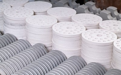 Óxidos y cerámicas de gran pureza utilizados en la producción de semiconductores ligeros de alto rendimiento y en aplicaciones de aislamiento térmico y eléctrico a altas temperaturas. Óxidos y cerámicas de gran pureza utilizados en la producción de semiconductores ligeros de alto rendimiento y en aplicaciones de aislamiento térmico y eléctrico a altas temperaturas.