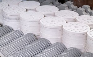 Óxidos y cerámicas de gran pureza utilizados en la producción de semiconductores ligeros de alto rendimiento y en aplicaciones de aislamiento térmico y eléctrico a altas temperaturas.