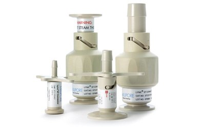 Lynx® ST Connector in 1 inch, 1/2 inch and 1/4 inch sizes El conector Lynx® S2S es un conector de un solo uso diseñado para conectar sistemas de procesamiento de tuberías duras tratables con vapor a vías de flujo esterilizadas desechables, disponibles en una amplia gama de tamaños y configuraciones, desde el muestreo hasta las adiciones intermedias y la transferencia de líquidos a granel dentro y fuera del biorreactor