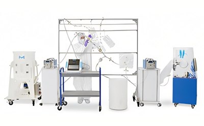 Single-use system for final sterile filtration and filling La imagen parece ser un entorno médico o de laboratorio con varios equipos interconectados que podrían utilizarse para investigación o tratamiento.