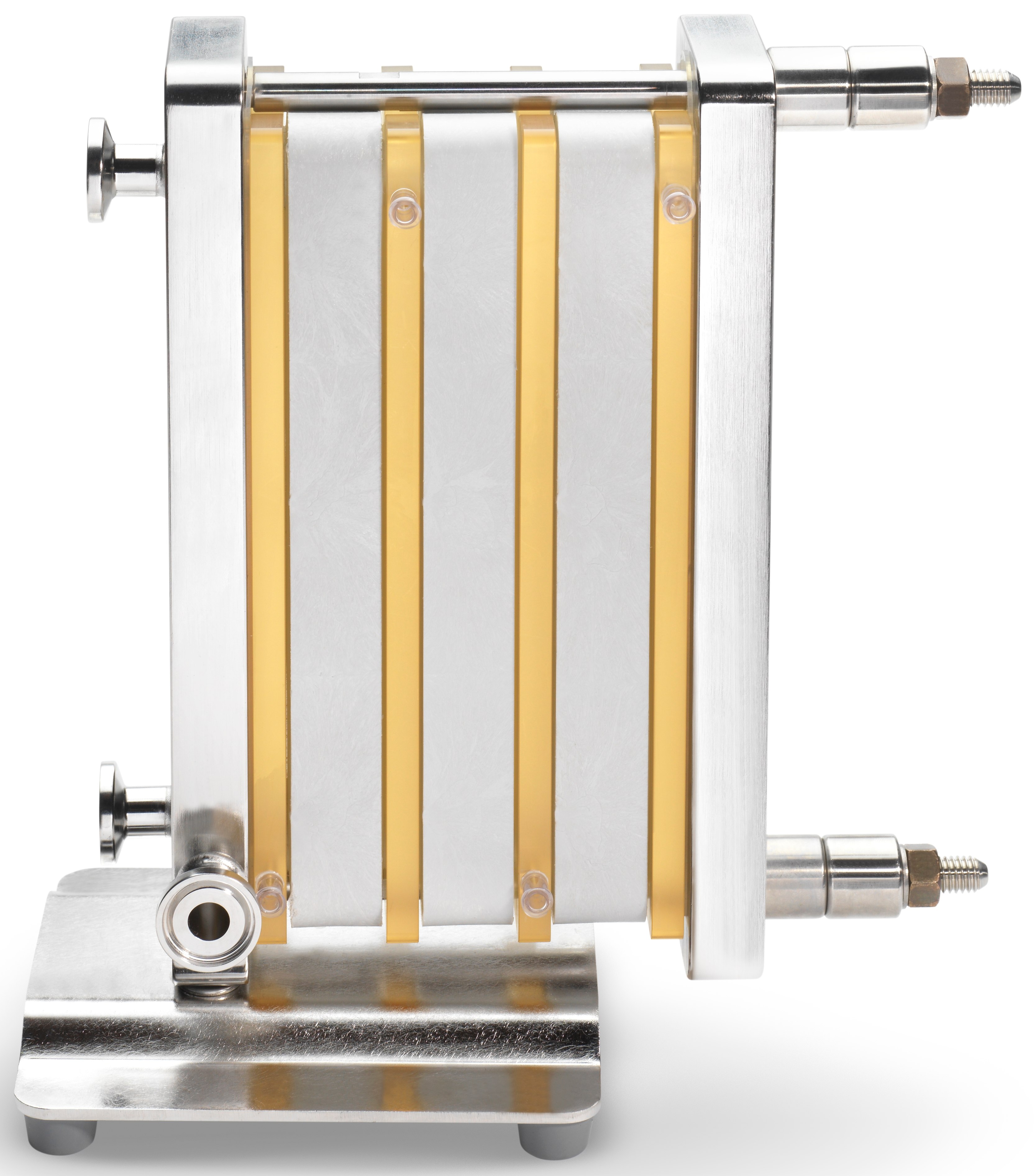 Single-pass TFF with Pellicon® 3 cassettes La TFF de un solo paso Pellicon® es una forma cómoda de reducir los volúmenes para eliminar los cuellos de botella en los tanques, reducir la dimensión de los pasos subsiguientes, concentrar con la agregación de amortiguadores en línea para desalar y facilitar elevadas concentraciones finales con una gran recuperación del producto