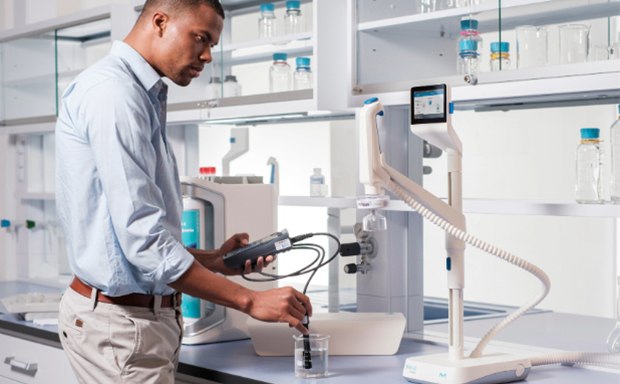 Calibration, Verification & Suitability Testing of Milli-Q® Water Purification Systems Calibración, verificación y ensayos de idoneidad de los sistemas de purificación de agua Milli-Q®