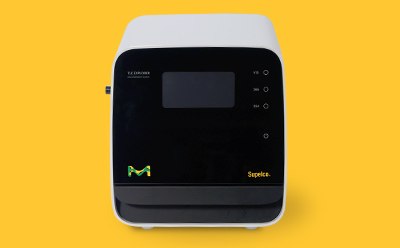 Sistema de documentación TLC Explorer sobre un fondo amarillo.