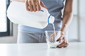 Light-induced off-flavors in milk Light-induced off-flavoring in milk