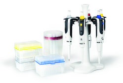 BRAND® Transferpette® S Pipette Starter Kit volume × volume × volume (2-20 μL) (20-200 μL) (100-1000 μL), single-channel, Adjustable volume, Mechanical, 3 shelf mounts